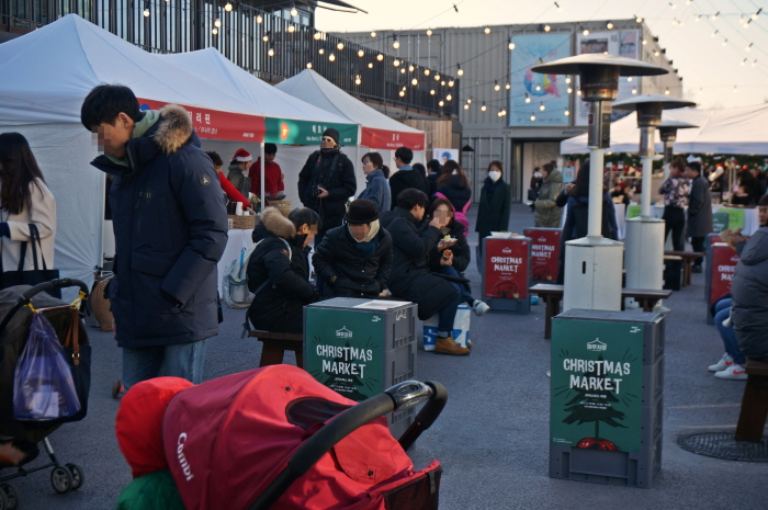 언더스탠드에비뉴 Christmas Market 마주치장 2018