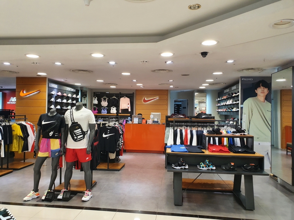Nike - Lotte Gwanak Branch [Tax Refund Shop] (나이키 롯데관악)