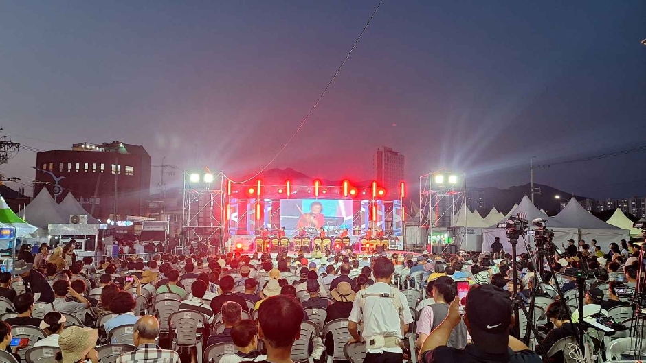 사천시 삼천포항 자연산 전어축제