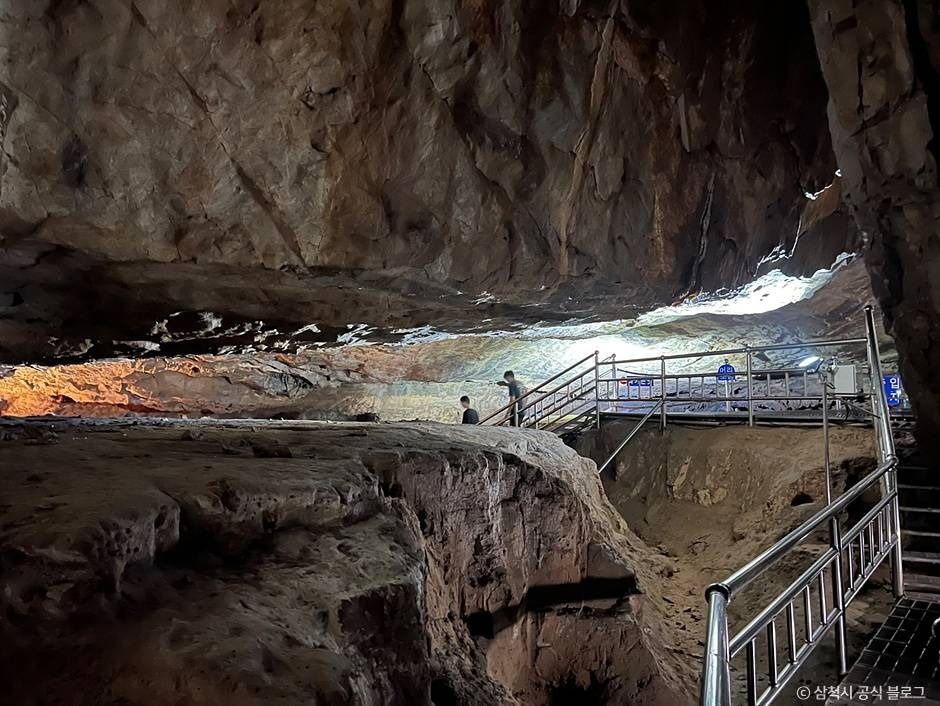 thumbnail-환선굴 (대이리 동굴지대)-19