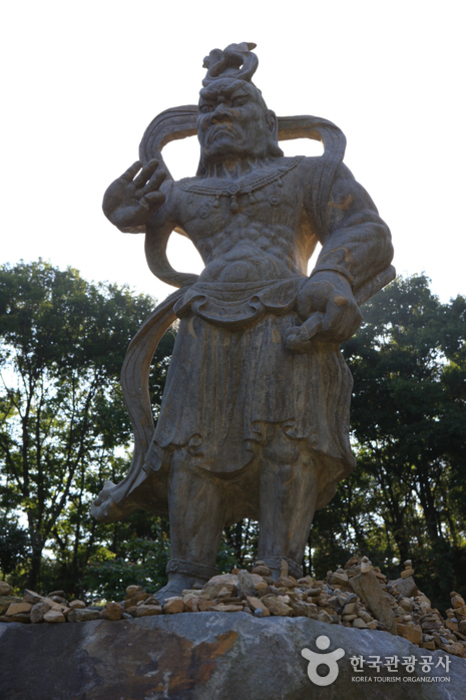 Wawoojongsa Temple (Waujeongsa) (와우정사)