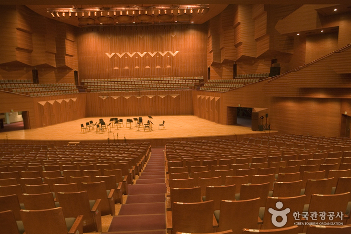 Seoul Arts Center (예술의전당)
