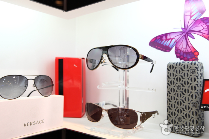 Davich Optical - Myeongdong Branch (다비치안경 - 명동점)