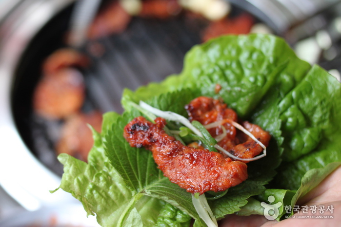 サムソン赤いヤンニョム炭火焼き（삼성 빨간양념 숯불구이）7