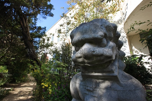 Gansong Art Museum (간송미술관)