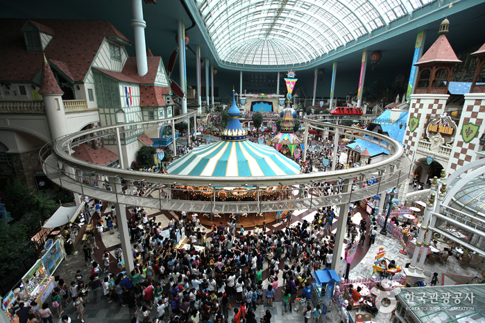 Lotte World (롯데월드)1