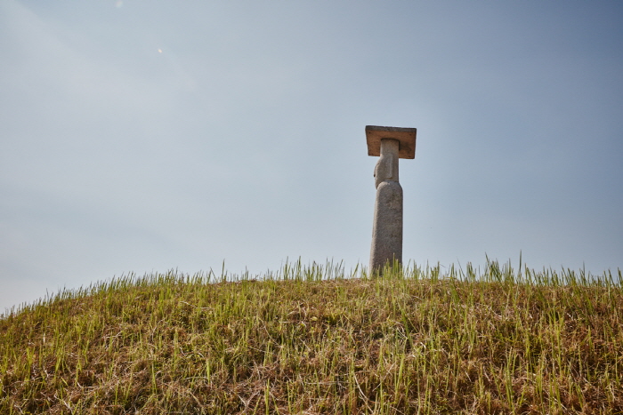 thumbnail-Iksan Godori Standing Stone Buddha (익산 고도리 석조여래입상)-11
