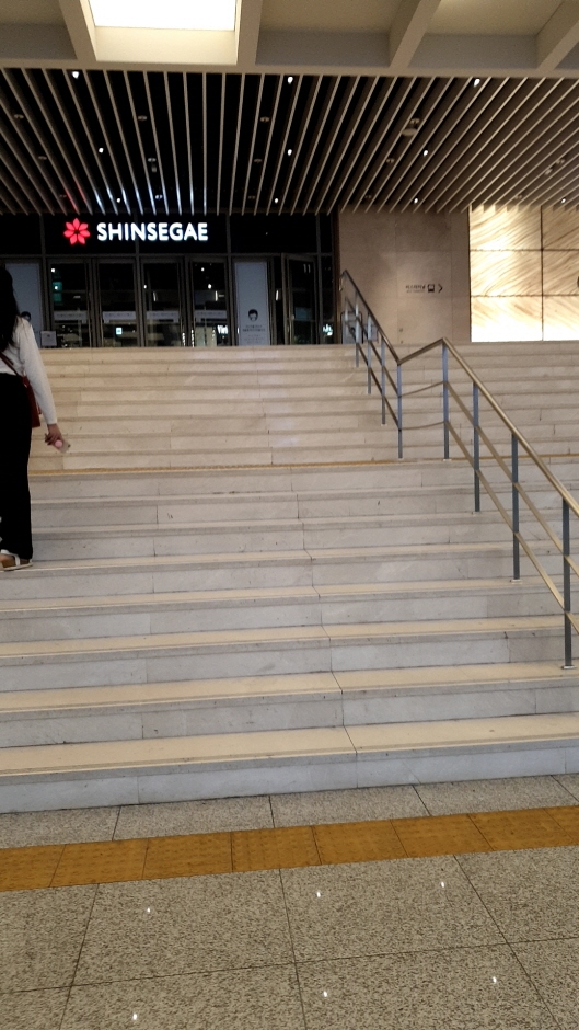 Omega - Shinsegae Daegu Branch [Tax Refund Shop] (오메가 신세계 대구점)