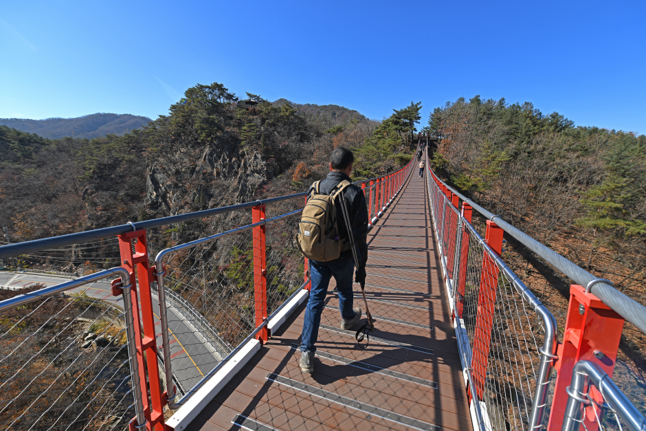 紺岳山吊橋(감악산 출렁다리)