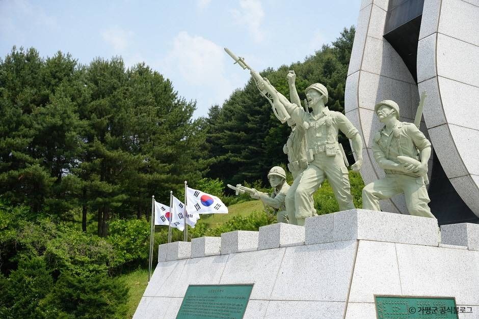 용문산전투 전적비