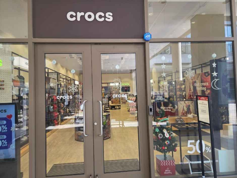 thumbnail-Crocs - Lotte Outlets Buyeo Branch [Tax Refund Shop](크록스 롯데아울렛 부여점)-0