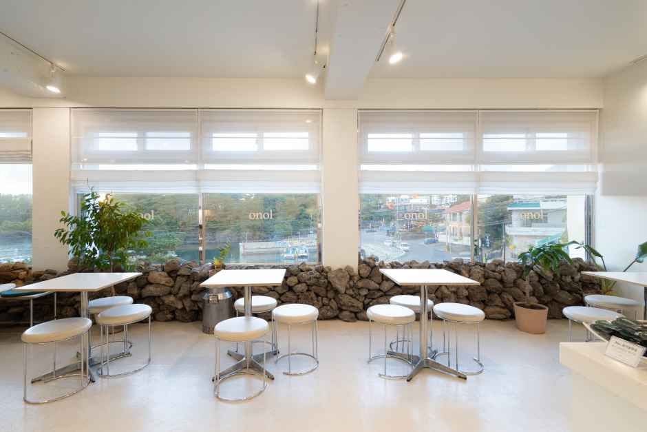 thumbnail-카페오놀-8