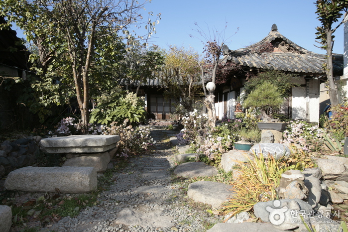 Seondosanbang (선도산방)