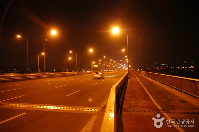 Vue de nuit depuis le pont Mapo (마포대교 야경)