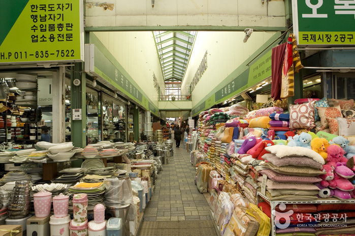 Gukje Market Section No.2 (부산국제시장 2공구)