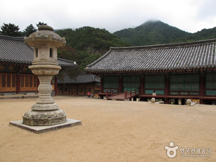 Sinheungsa Temple (Seoraksan) (신흥사(설악산)