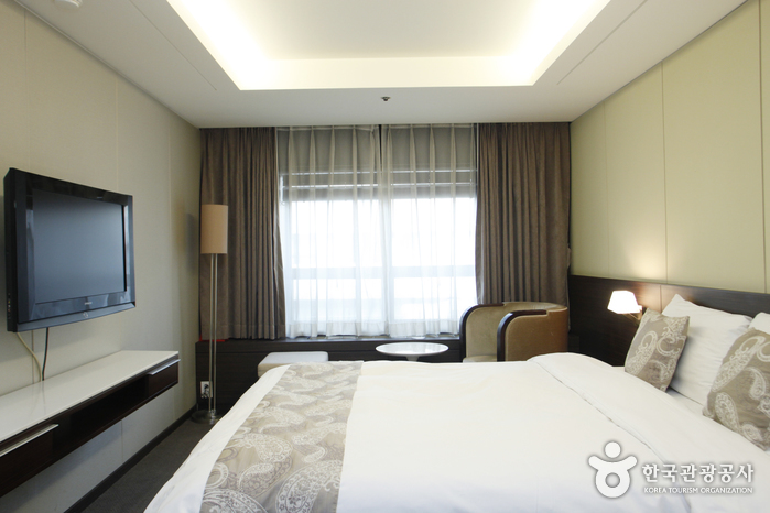 Three 7 Stay Hotel (쓰리세븐스테이호텔)