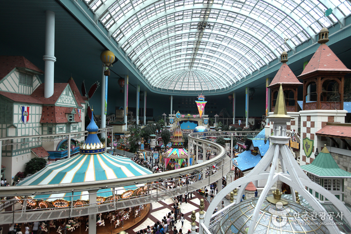 thumbnail-Lotte World (롯데월드)-2