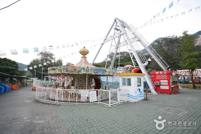 Sanjeong Lake (포천 산정호수)