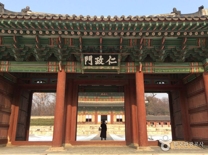 thumbnail-Changdeokgung Injeongmun Gate (창덕궁 인정문)-14