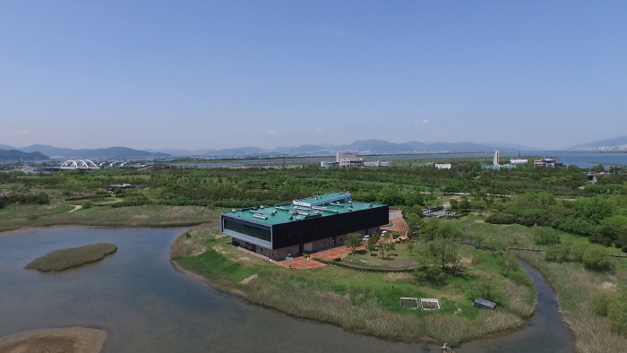 Eulsukdo Migratory Bird Park (을숙도 철새공원)