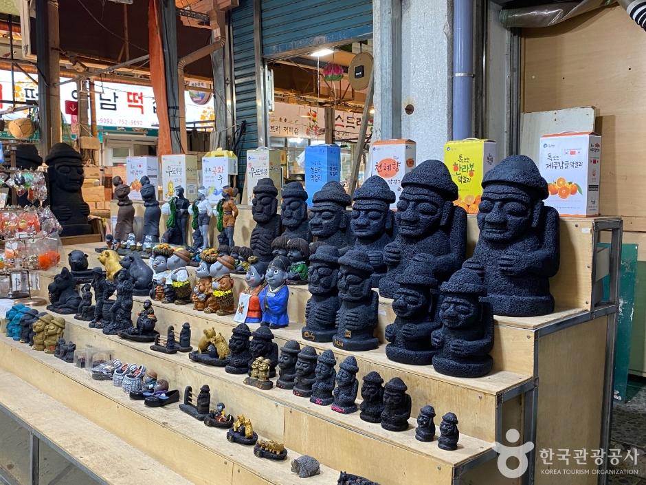 Dongmun Traditional Market (동문재래시장)