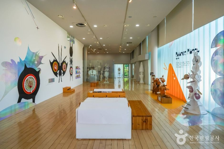 thumbnail-창원시립마산문신미술관-2