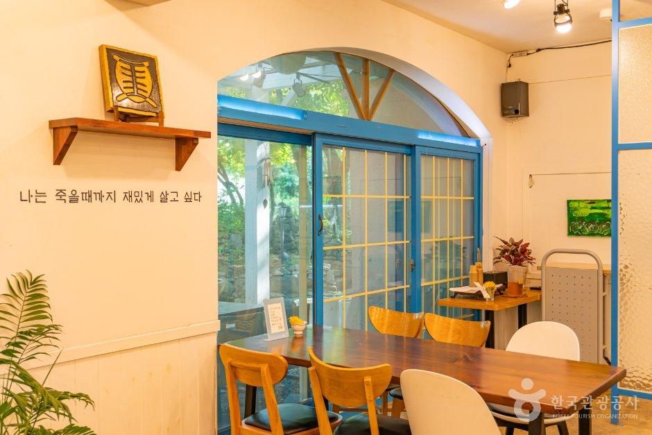 thumbnail-카페 화통-3