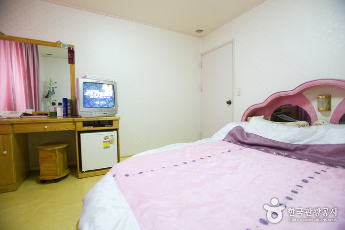 Lotte Motel (Busan) (롯데모텔(부산))