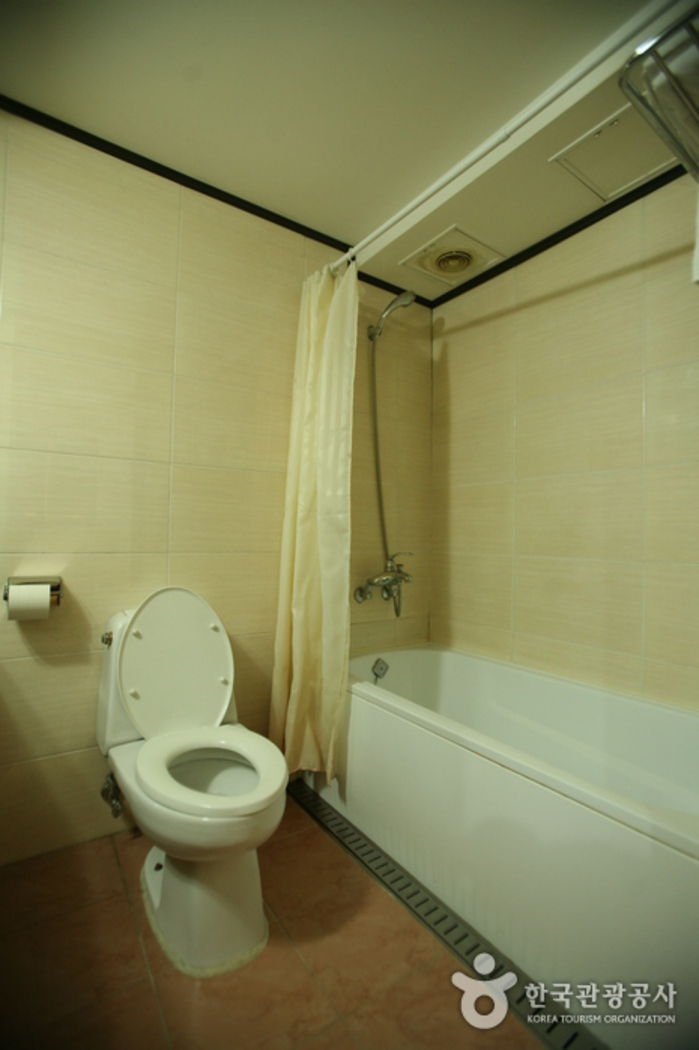 Hotel Lees - Goodstay