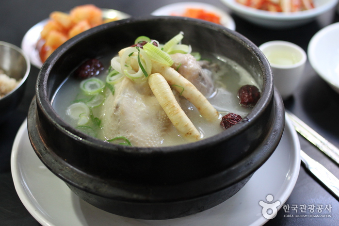 Baekje Samgyetang (백제삼계탕)