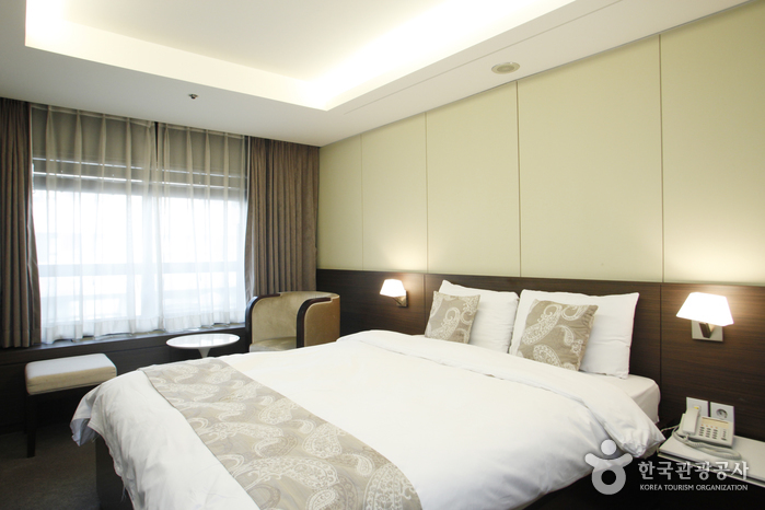 Three 7 Stay Hotel (쓰리세븐스테이호텔)