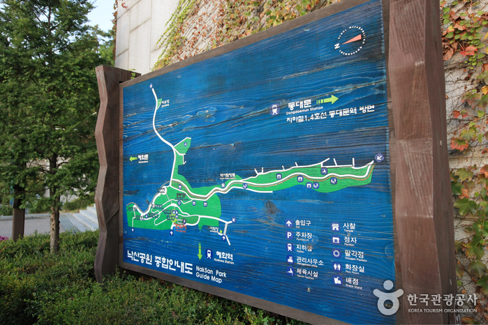Naksan Park (낙산공원)