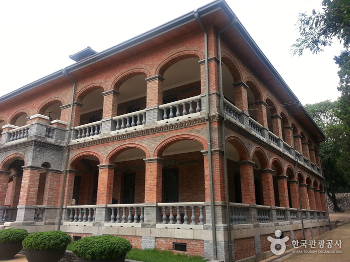 Jungmyeongjeon Hall (중명전)