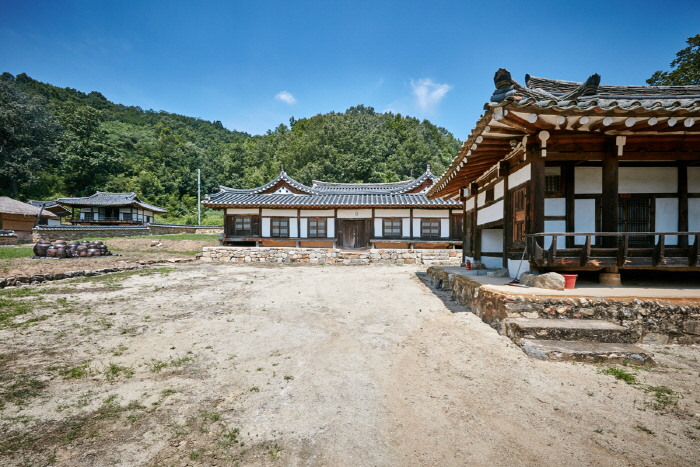 Maison principale de Pansagongpa, branche du clan Shin de Pyeongsan (청송 평산신씨 판사공파 종택과 분가 고택)