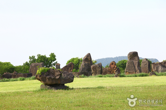 Jeju Stone Park (제주돌문화공원)