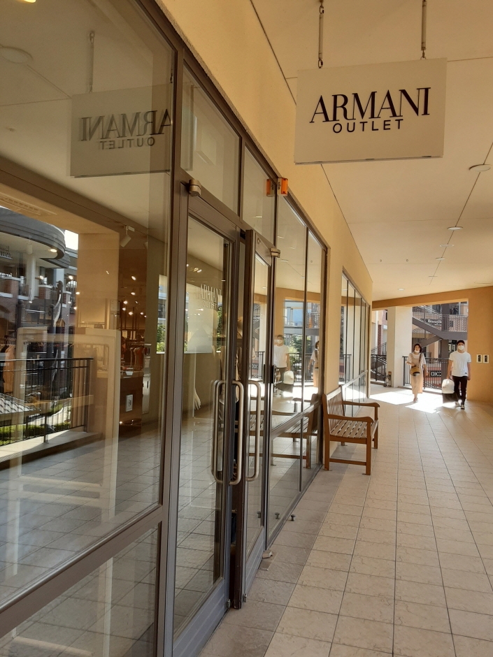 SI Armani Store - Shinsegae Paju Branch [Tax Refund Shop] (SI 아르마니스토어 신세계파주)