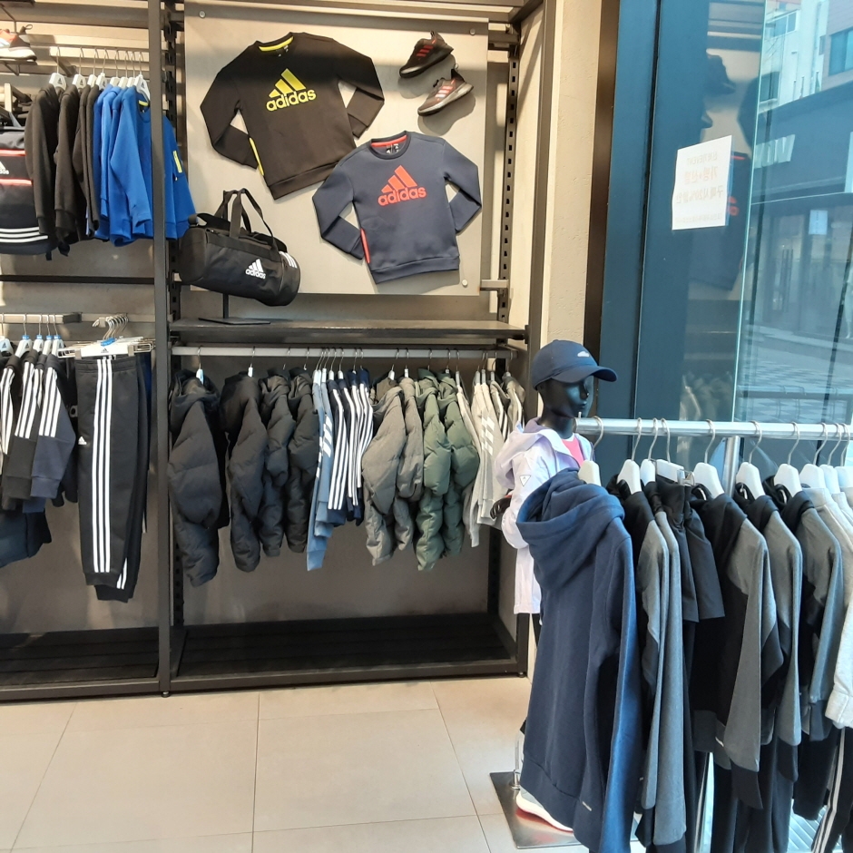 [事後免稅店] Adidas Kids (濟州七星店)(아디다스키즈 제주칠성)