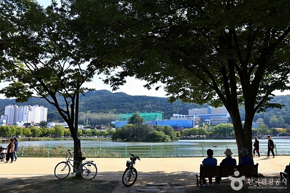 수성못상화동산