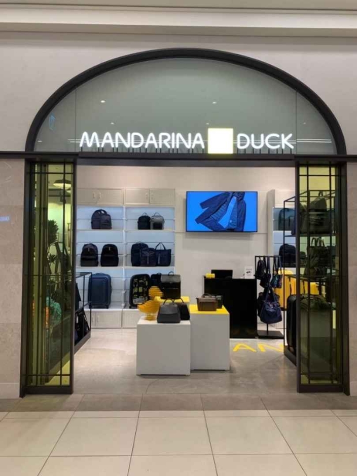 Mandarina Duck [Tax Refund Shop] (만다리나덕)