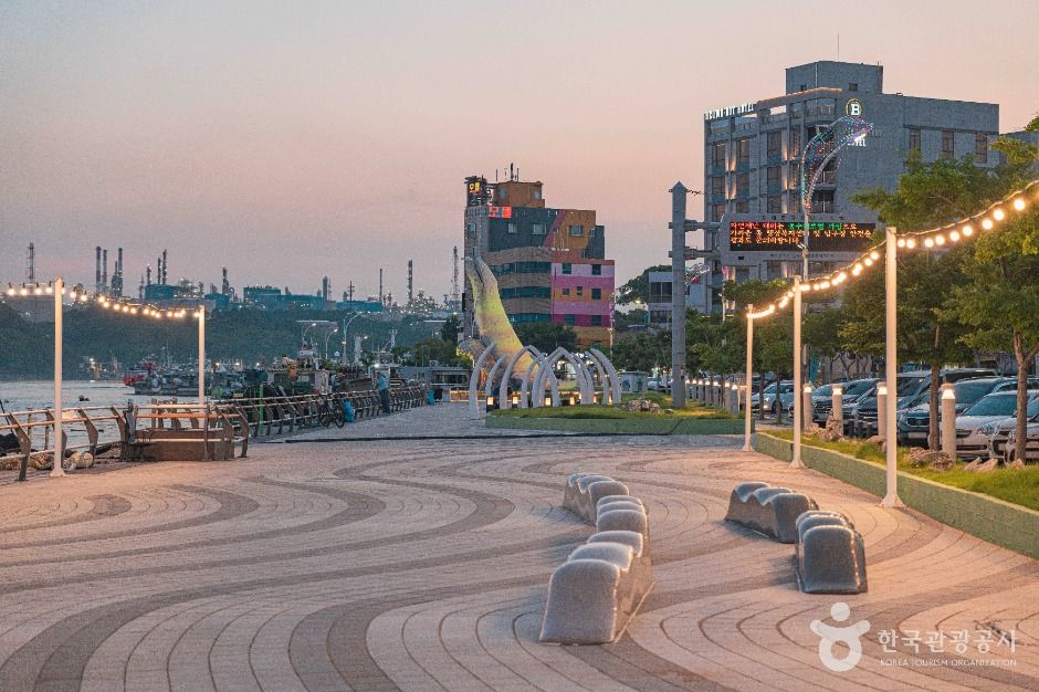 워터프론트와 킹웰리 분수대