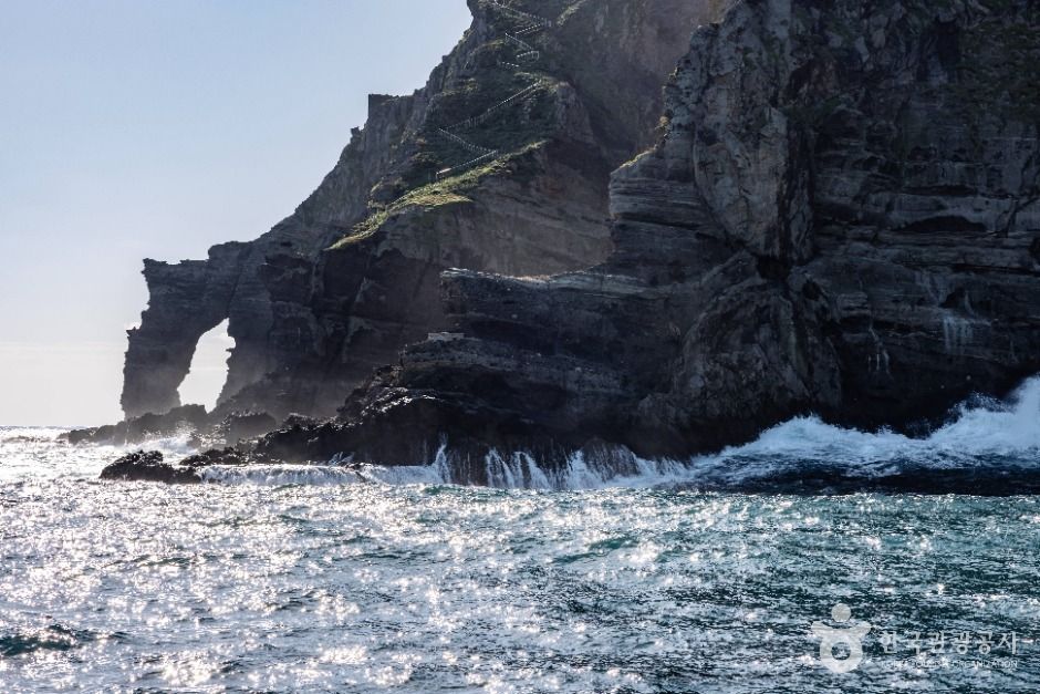 독립문바위 (울릉도, 독도 국가지질공원)