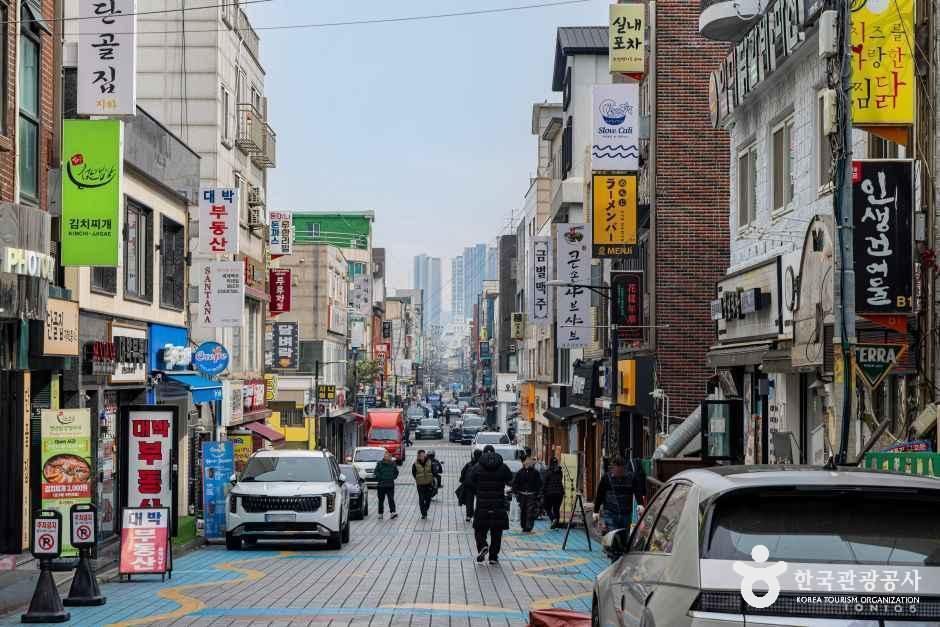 thumbnail-인하대후문먹거리타운-4