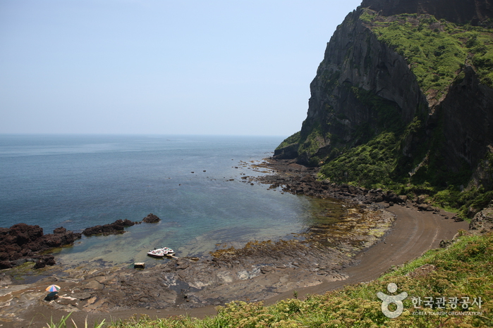 Seongsan Ilchulbong Peak [UNESCO World Heritage] (성산일출봉)