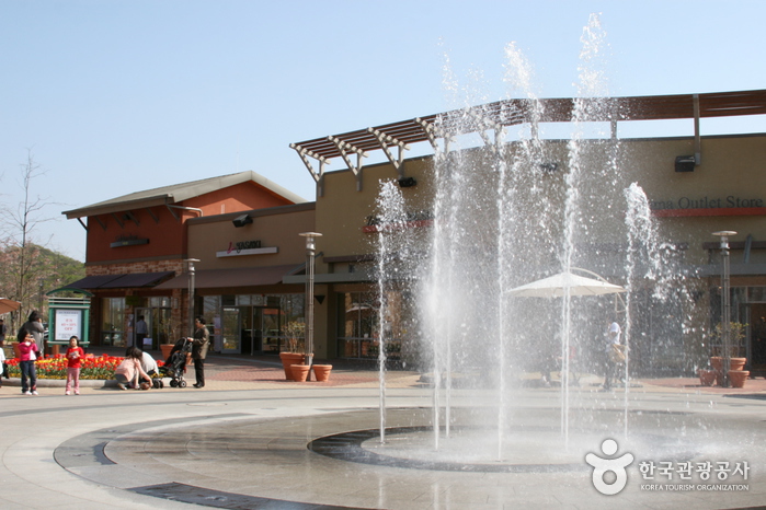 Yeoju Premium Outlets (여주 프리미엄아울렛)
