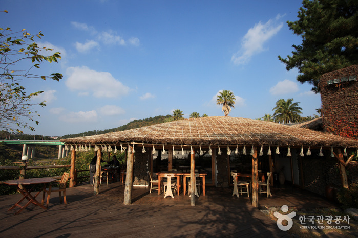 The Seaes Hotel & Resort (Traditional Style Hotel) (씨에스 호텔& 리조트)