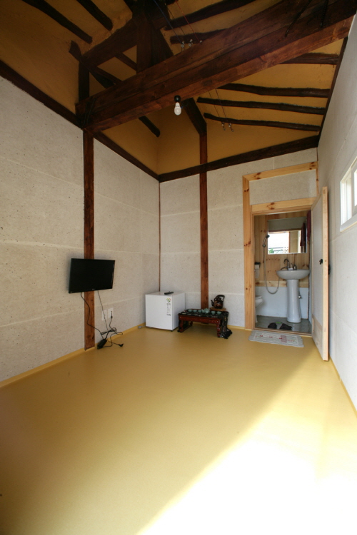 Yeonhui Gallery (연희갤러리)