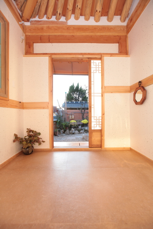 Bukyungdang (부경당)