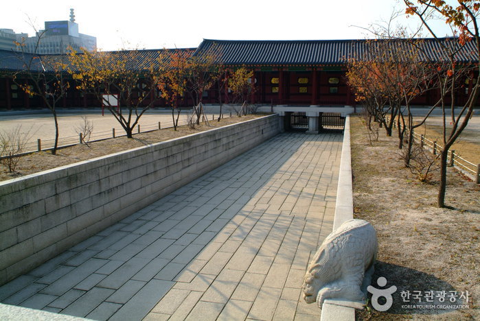 Gyeongbokgung Palace (경복궁)