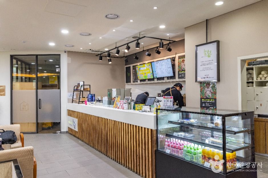 서초구립반포도서관